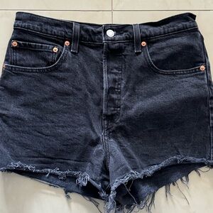 Womens Levi’s shorts. Great condition. Size W30